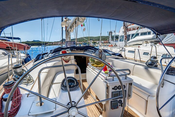 Tour in barca a vela nell'Arcipelago de La Maddalena, Sardegna, Italia, foto 34 | wizardtrip