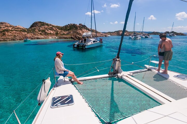 Excursión en catamarán por el Archipiélago de La Maddalena, Cerdeña, Italia, con natación y snorkel, foto 11 | wizardtrip