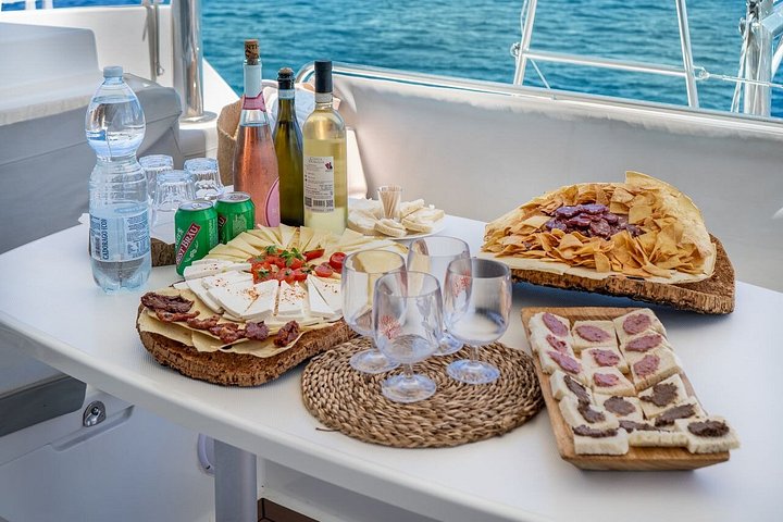 Excursión en catamarán por el Archipiélago de La Maddalena, Cerdeña, Italia, con natación y snorkel, foto 18 | wizardtrip