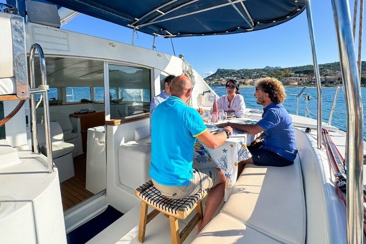 Excursión en catamarán por el Archipiélago de La Maddalena, Cerdeña, Italia, con natación y snorkel, foto 22 | wizardtrip