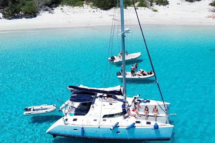 Excursión en catamarán por el Archipiélago de La Maddalena, Cerdeña, Italia, con natación y snorkel, foto 25 | wizardtrip