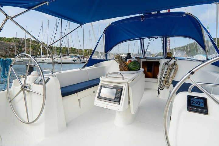 Sailing boat tour in the La Maddalena Archipelago, Sardinia, with swimming and snorkeling stops, photo 12 | wizardtrip