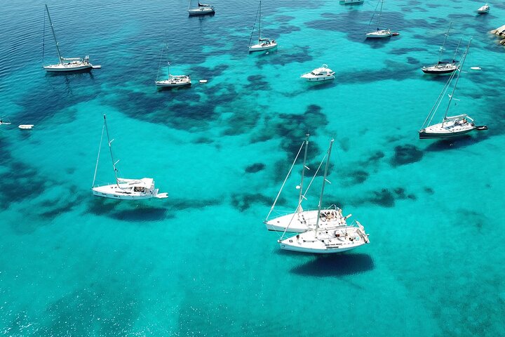 Sailing boat tour in the La Maddalena Archipelago, Sardinia, with swimming and snorkeling stops, photo 16 | wizardtrip