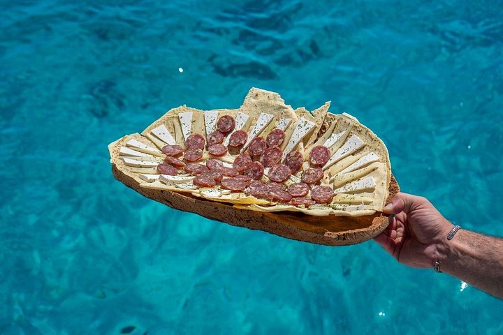 Sailing boat tour in the La Maddalena Archipelago, Sardinia, with swimming and snorkeling stops, photo 21 | wizardtrip