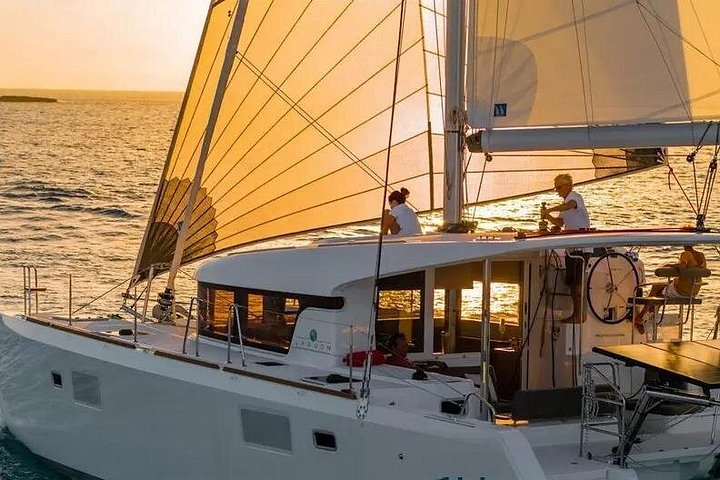 Luxe catamaran cruise die de prachtige baaien en stranden van de Maddalena Archipel op Sardinië verkent, foto 7 | wizardtrip