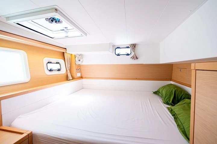 Luxe catamaran cruise die de prachtige baaien en stranden van de Maddalena Archipel op Sardinië verkent, foto 37 | wizardtrip