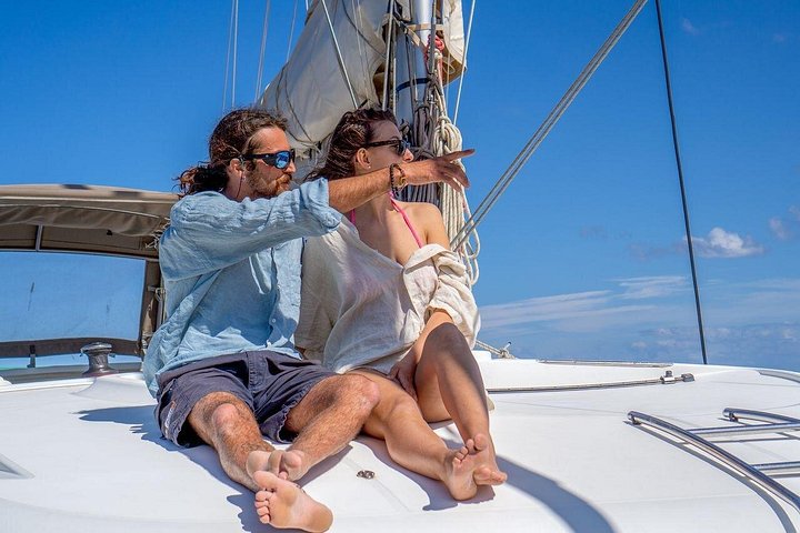 Luxe catamaran cruise die de prachtige baaien en stranden van de Maddalena Archipel op Sardinië verkent, foto 41 | wizardtrip