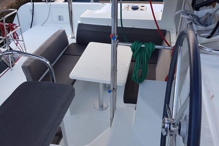 Luxe catamaran cruise die de prachtige baaien en stranden van de Maddalena Archipel op Sardinië verkent, foto 45 | wizardtrip