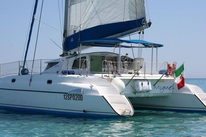 Passeio de catamarã explorando as águas turquesa e as ilhas do Arquipélago de La Maddalena, Sardenha, foto 8 | wizardtrip