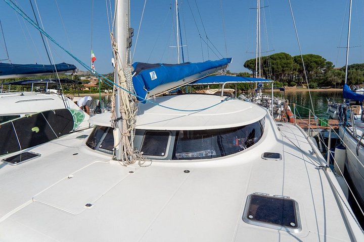 Passeio de catamarã explorando as águas turquesa e as ilhas do Arquipélago de La Maddalena, Sardenha, foto 42 | wizardtrip
