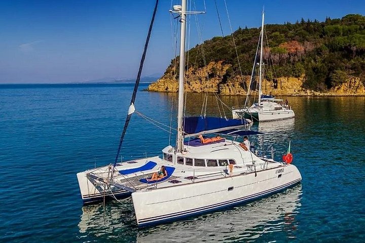 Passeio de catamarã no Arquipélago da Madalena, Sardenha, com natação e snorkeling em águas turquesa, foto 20 | wizardtrip