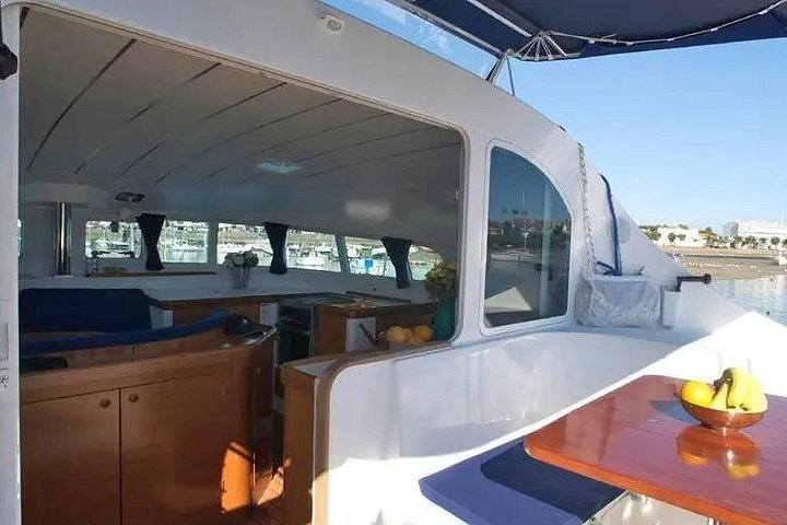 Passeio de catamarã no Arquipélago da Madalena, Sardenha, com natação e snorkeling em águas turquesa, foto 22 | wizardtrip