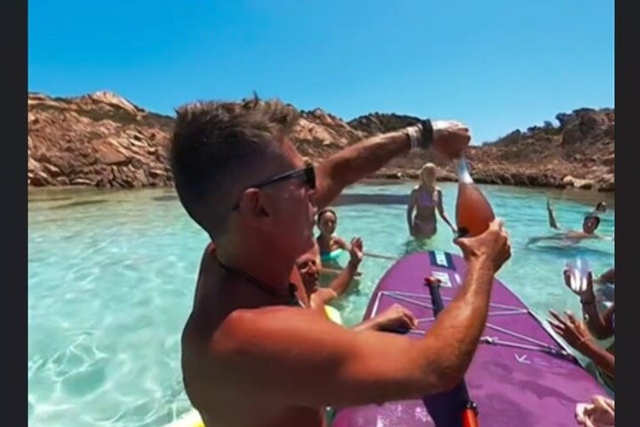 Passeio de catamarã no Arquipélago da Madalena, Sardenha, com natação e snorkeling em águas turquesa, foto 26 | wizardtrip