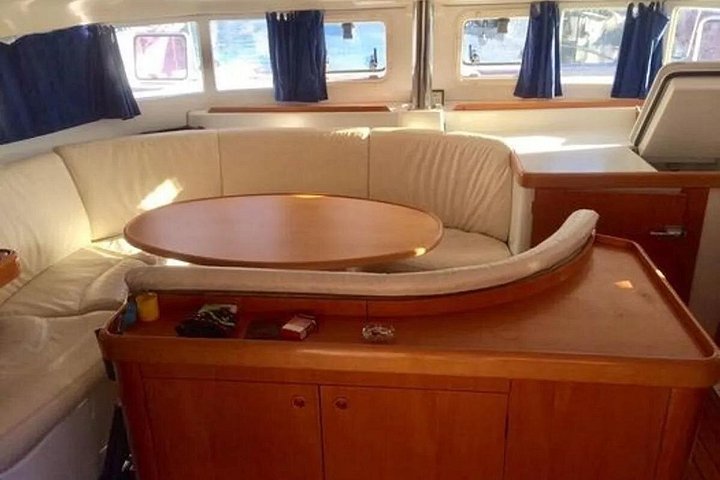 Passeio de catamarã no Arquipélago da Madalena, Sardenha, com natação e snorkeling em águas turquesa, foto 32 | wizardtrip