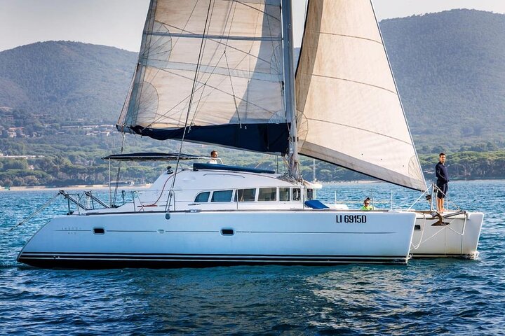 Passeio de catamarã no Arquipélago da Madalena, Sardenha, com natação e snorkeling em águas turquesa, foto 39 | wizardtrip