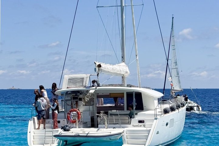 Excursion en catamaran dans l'archipel de la Madeleine au départ de Santa Teresa - Comfort 3 Catamaran | wizardtrip