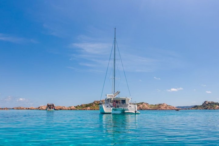 Katamaran-tur i Magdalene-skjærgården, Sardinia, med svømming og lunsj, foto 7 | wizardtrip