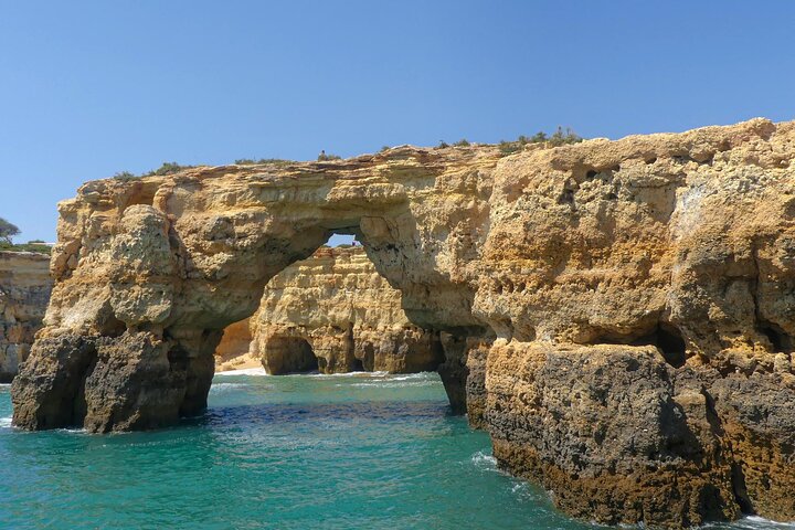 Catamaran cruise to Benagil Caves along the Algarve coast from Albufeira, Portugal, photo 7 | wizardtrip