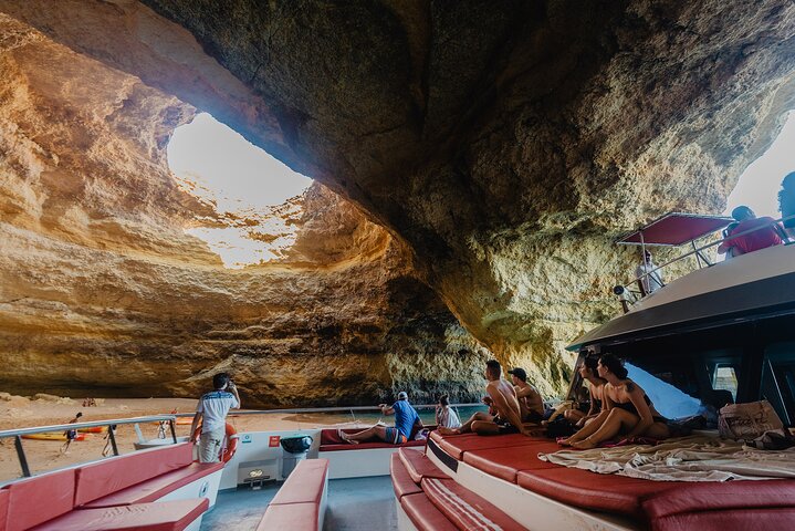 Catamaran cruise to Benagil Caves along the Algarve coast from Albufeira, Portugal, photo 10 | wizardtrip