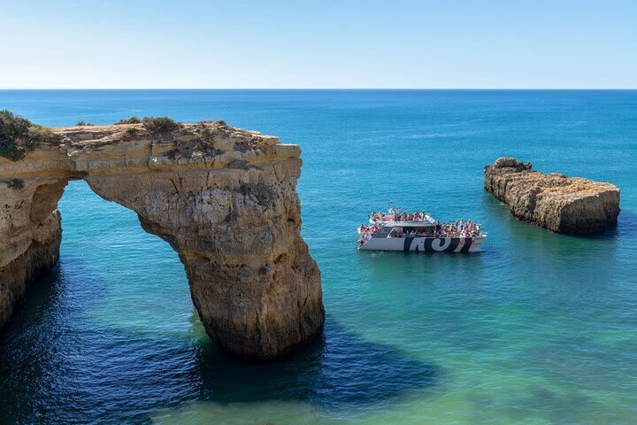Catamaran cruise to Benagil Caves along the Algarve coast from Albufeira, Portugal, photo 17 | wizardtrip