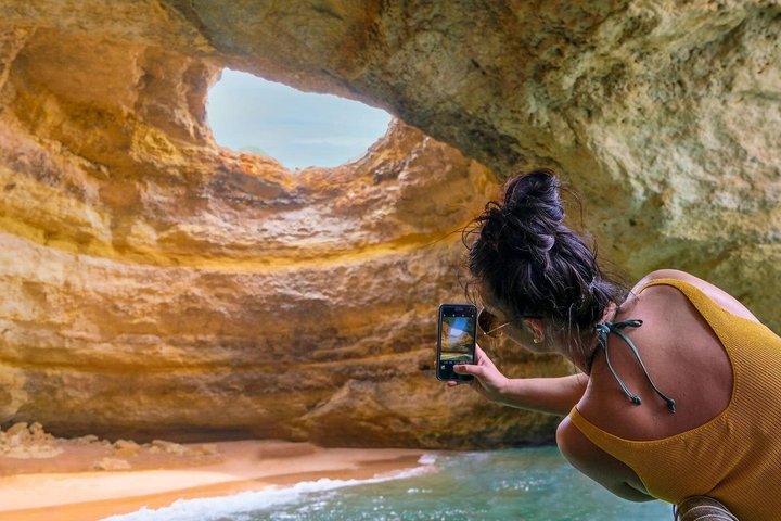 Catamaran cruise to Benagil Caves along the Algarve coast from Albufeira, Portugal, photo 19 | wizardtrip