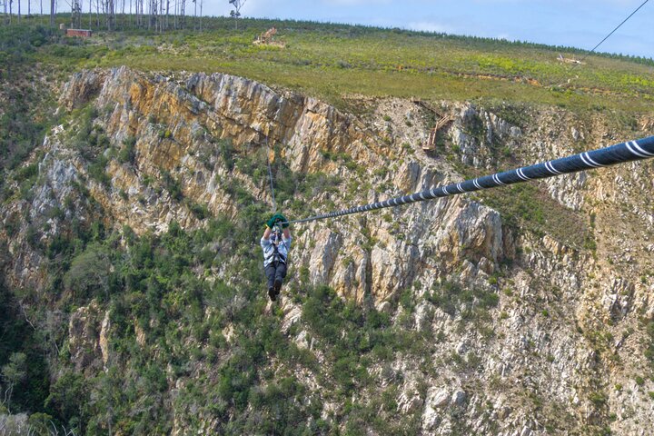 Oplev spændende ziplines over en naturskøn kløft i Plettenberg Bay, Sydafrika, foto 11 | wizardtrip
