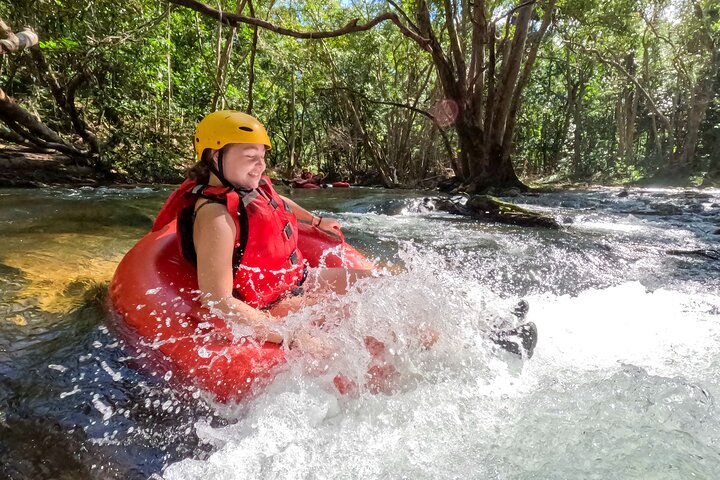 Desfrute de uma aventura panorâmica de canoagem num rio na exuberante floresta tropical perto de Cairns, Austrália, foto 7 | wizardtrip