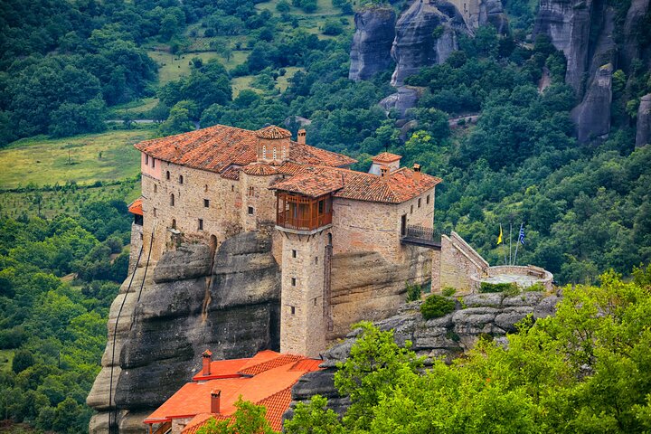 Day trip to Meteora monasteries from Athens by bus, featuring stunning rock formations and ancient religious sites, photo 9 | wizardtrip