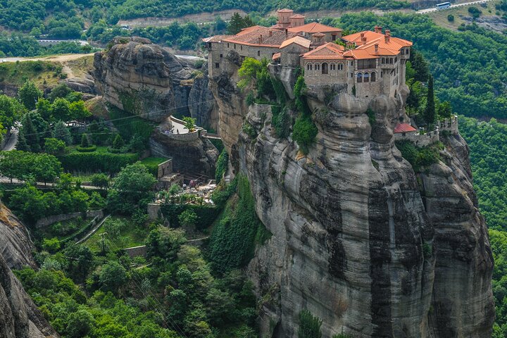 Day trip to Meteora monasteries from Athens by bus, featuring stunning rock formations and ancient religious sites, photo 18 | wizardtrip