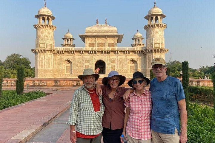Dagtocht naar Taj Mahal vanuit Delhi per trein, inclusief Agra Fort en Gatimaan Express, foto 26 | wizardtrip