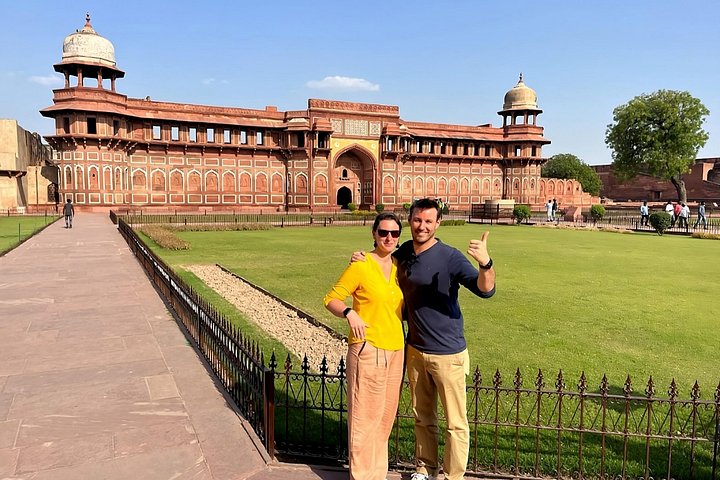 Heldagstur til Taj Mahal og Agra Fort fra Delhi, der viser mogularkitektur og historie, foto 9 | wizardtrip