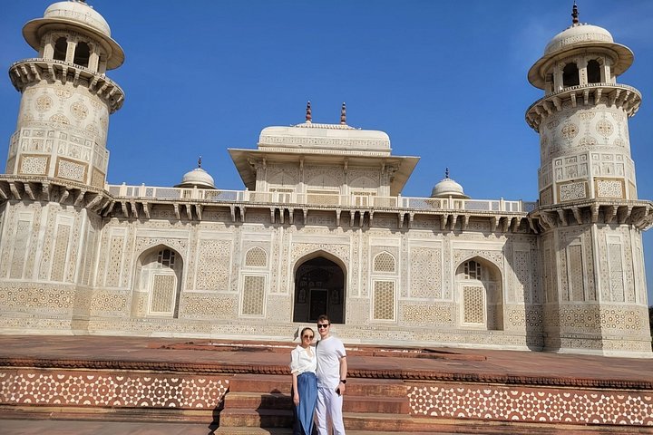 Heldagstur til Taj Mahal og Agra Fort fra Delhi, der viser mogularkitektur og historie, foto 11 | wizardtrip