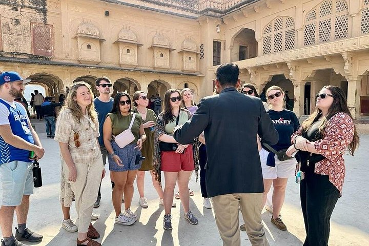 A private day tour to Jaipur from Delhi, showcasing Amber Fort, Hawa Mahal, and City Palace, photo 6 | wizardtrip
