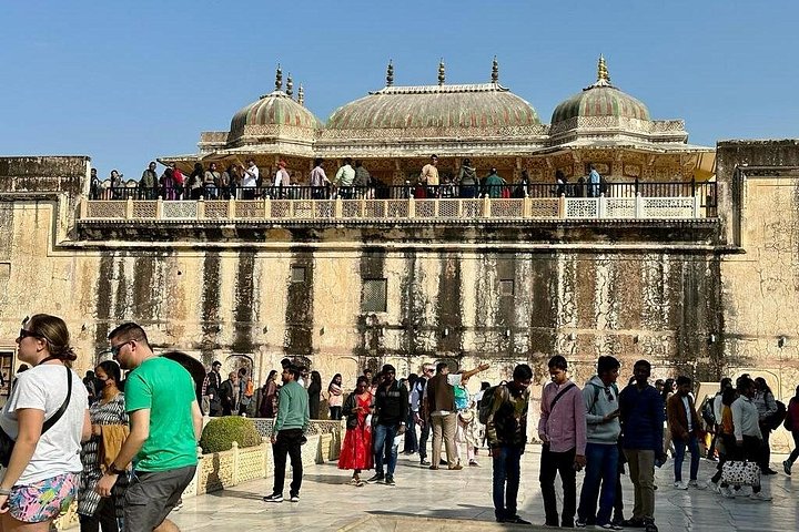 A private day tour to Jaipur from Delhi, showcasing Amber Fort, Hawa Mahal, and City Palace, photo 12 | wizardtrip