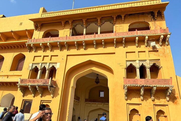 A private day tour to Jaipur from Delhi, showcasing Amber Fort, Hawa Mahal, and City Palace, photo 15 | wizardtrip