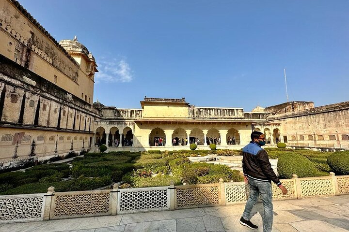 A private day tour to Jaipur from Delhi, showcasing Amber Fort, Hawa Mahal, and City Palace, photo 16 | wizardtrip