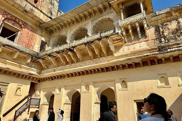 A private day tour to Jaipur from Delhi, showcasing Amber Fort, Hawa Mahal, and City Palace, photo 20 | wizardtrip