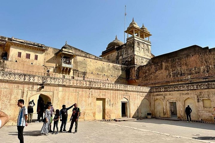 A private day tour to Jaipur from Delhi, showcasing Amber Fort, Hawa Mahal, and City Palace, photo 21 | wizardtrip