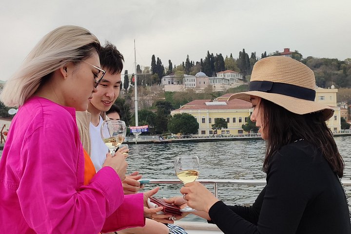 Luxury yacht cruise on Istanbul's Bosphorus at sunset, passing iconic landmarks, photo 11 | wizardtrip