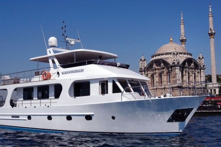 Luxury yacht cruise on Istanbul's Bosphorus at sunset, passing iconic landmarks, photo 27 | wizardtrip