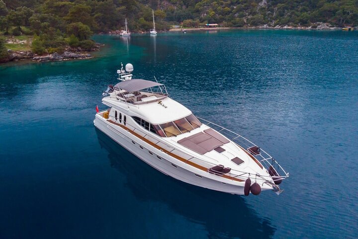 Croisière Privée sur le Bosphore à Istanbul avec Option Baignade ou Guide | wizardtrip