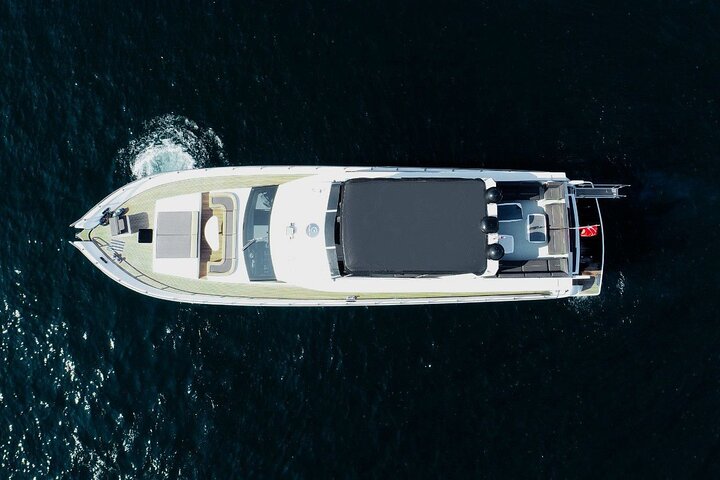 Privat lyxyacht som kryssar på Bosporensundet i Istanbul, förbi ikoniska landmärken, foto 8 | wizardtrip