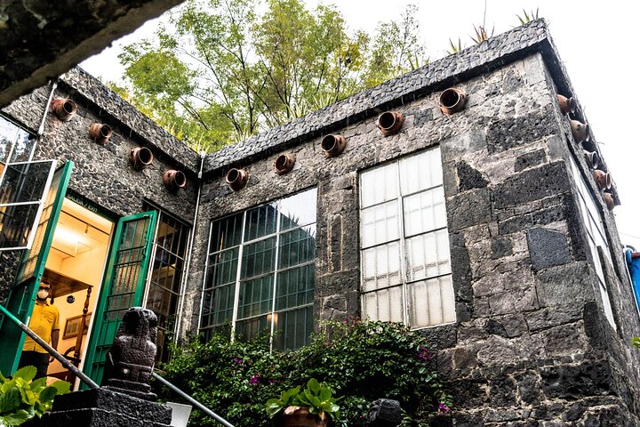 Guidad tur i Frida Kahlos Blå hus i Mexico City, utforskar hennes konst och liv, foto 10 | wizardtrip