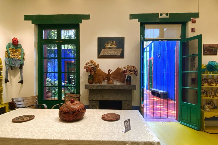 Guidad tur i Frida Kahlos Blå hus i Mexico City, utforskar hennes konst och liv, foto 13 | wizardtrip