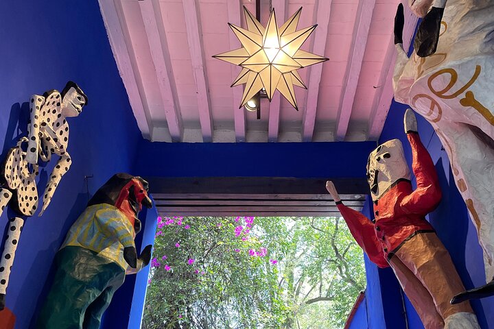 Guidad tur i Frida Kahlos Blå hus i Mexico City, utforskar hennes konst och liv, foto 14 | wizardtrip