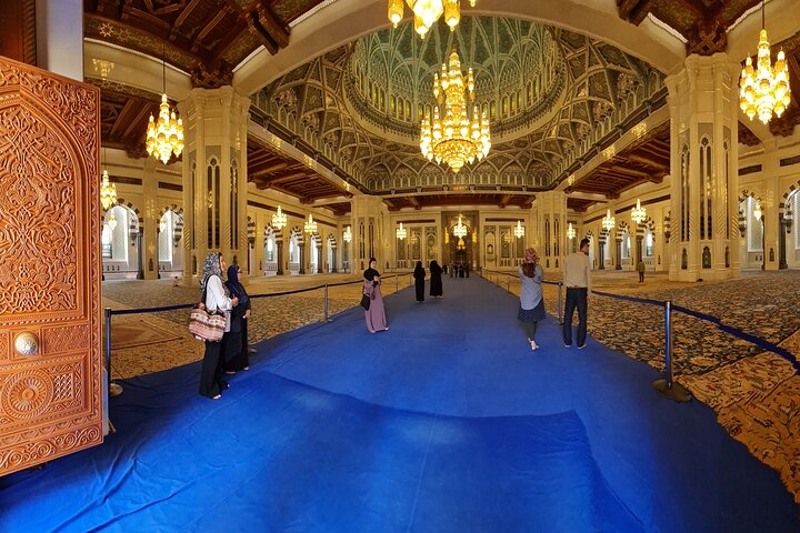 Tour privado de medio día por los lugares emblemáticos de Mascate, incluida la Gran Mezquita, la Ópera Real y el zoco de Muttrah, foto 16 | wizardtrip