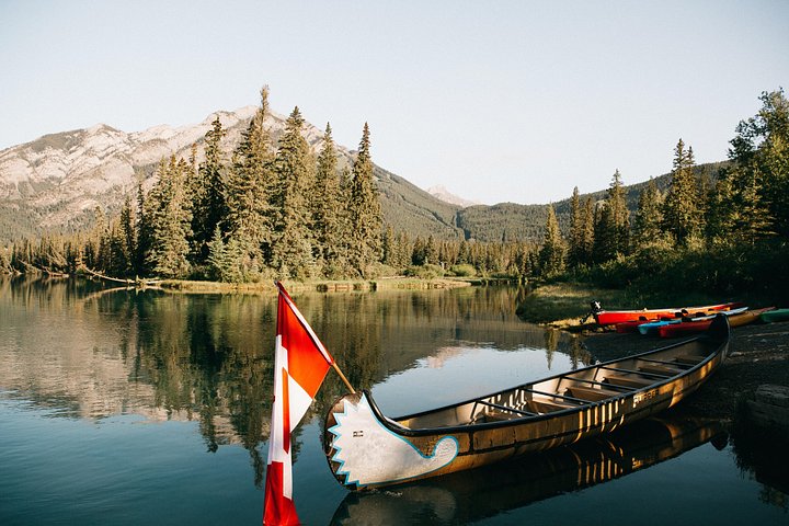 Nyd en naturskøn stor kanotur på Bow River i Banff National Park, Canada, foto 11 | wizardtrip