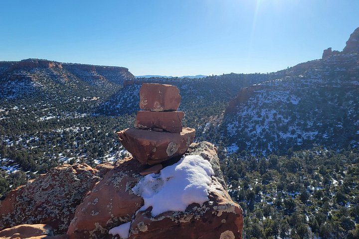 Passeio de vórtice em Sedona explorando locais espirituais e geológicos numa carrinha, foto 30 | wizardtrip