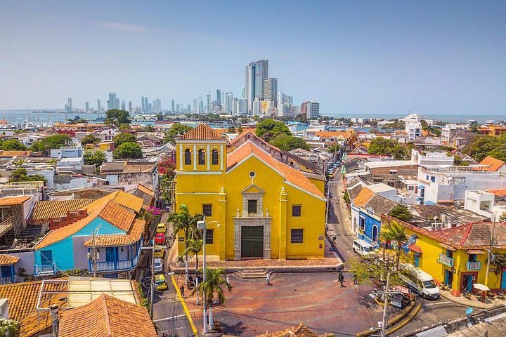 Private guided tour exploring historic Cartagena, Colombia, including fortresses and colonial streets, photo 7 | wizardtrip