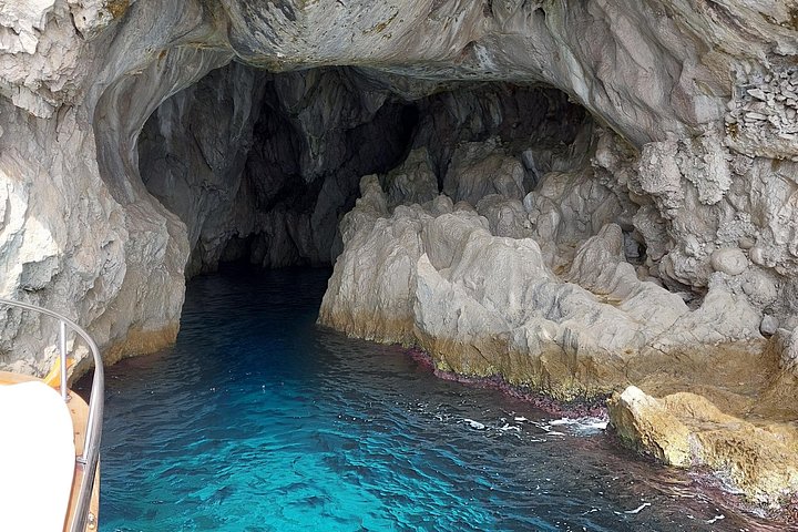 Privat bådtur langs den fantastiske Amalfikyst, Italien, med stop i Positano og Amalfi, foto 12 | wizardtrip
